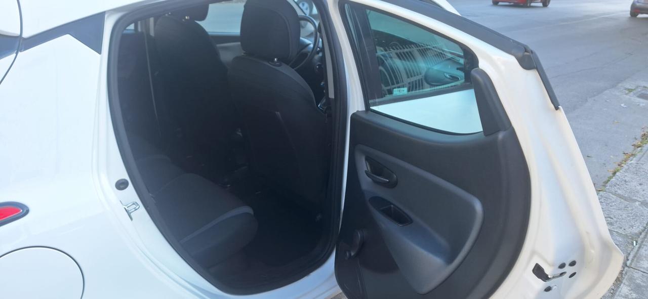Lancia Ypsilon 1.2 69 CV 5 porte Silver Unico Propr.