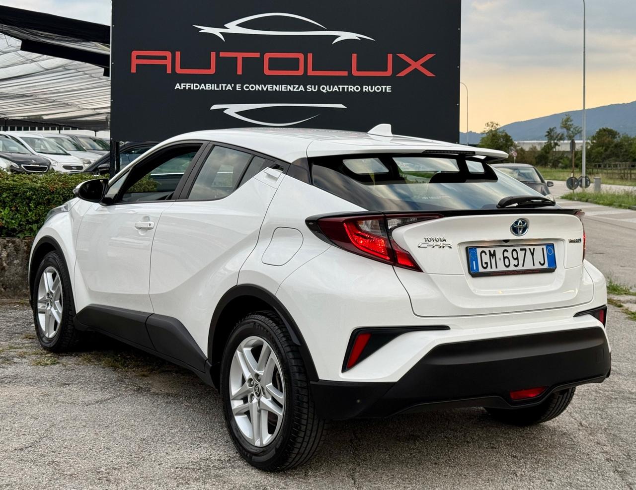 Toyota C-HR 1.8 Hybrid E-CVT Trend 61.500KM