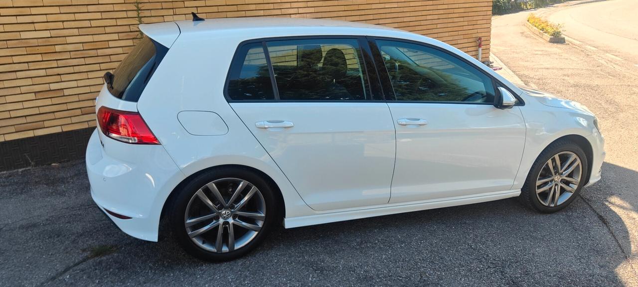 Volkswagen Golf 1.6 TDI 110 CV 5p. R-LINE
