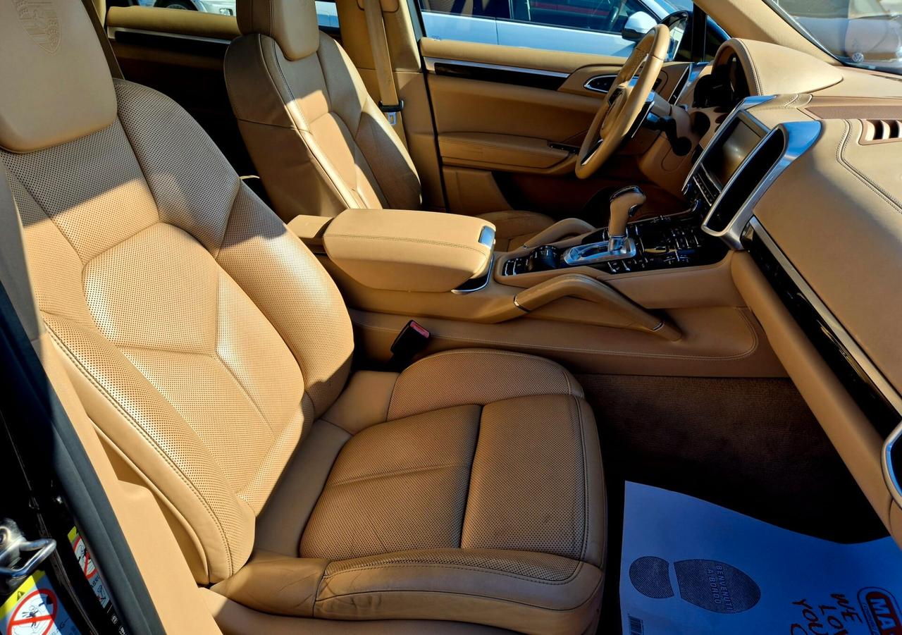 Porsche Cayenne 3.0 Diesel - Tetto apribile