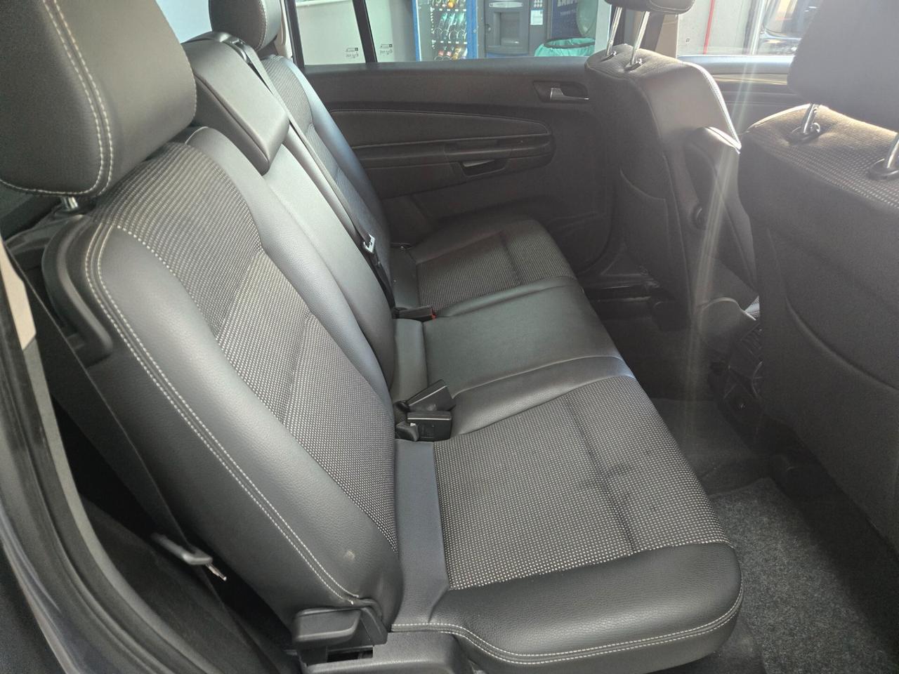 Opel Zafira 1.8 16V VVT Cosmo
