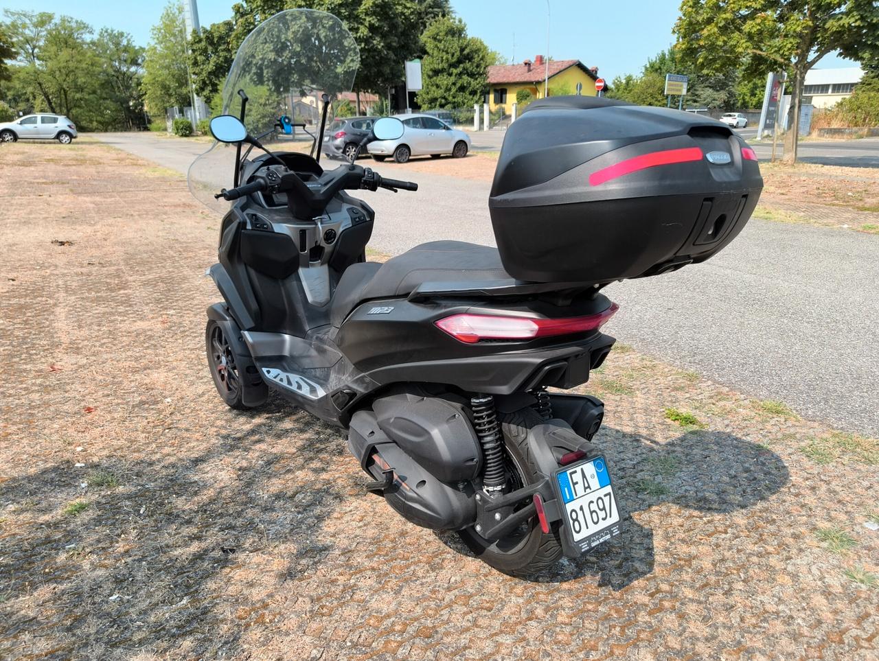 Piaggio MP3 530