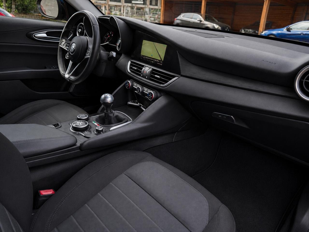 Alfa Giulia 2.2 Turbodiesel 150 CV distribuzione e frizione eseguita