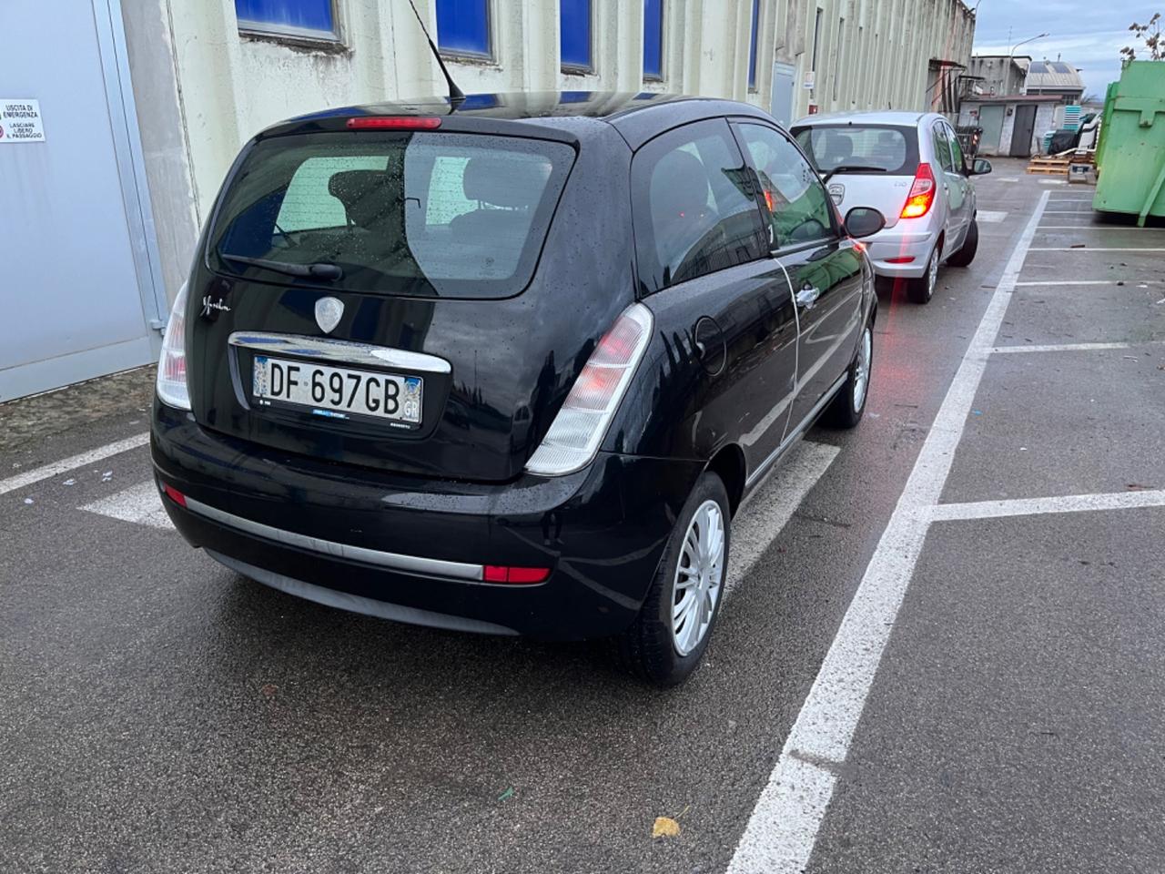 Lancia Ypsilon 1.2 benzina 2007 145.000 km neopatentati