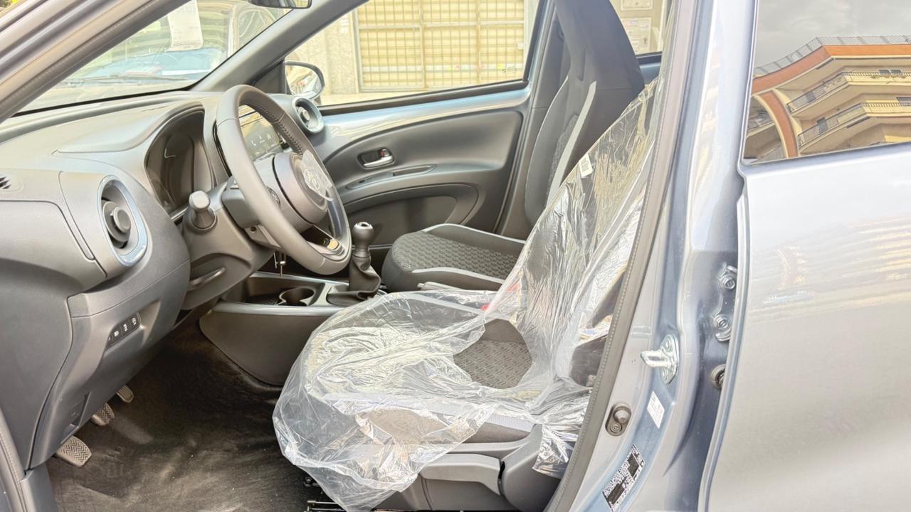 Toyota Aygo X 1.0 VVT-i 72 CV 5 porte Lounge Air S-CVT LED NAVI KAMERA PDC CAR PLAY CERCHI 16 BLUETOOTH