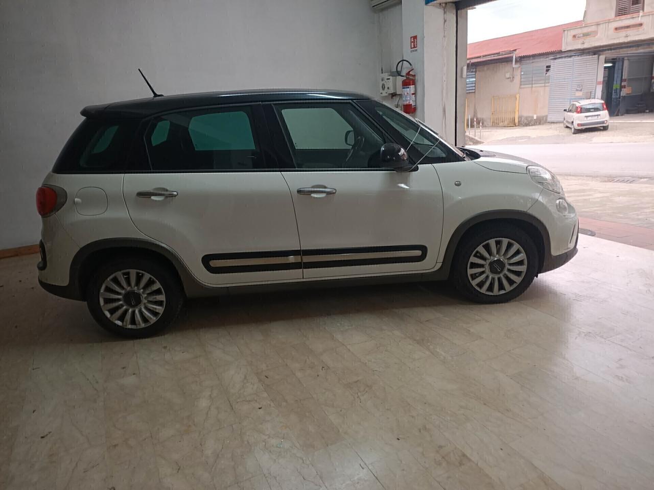 Fiat 500L 1.6 MJT 120CV Trekking navigatore grande trazione disinseribilePARI AL NUOVO 2016