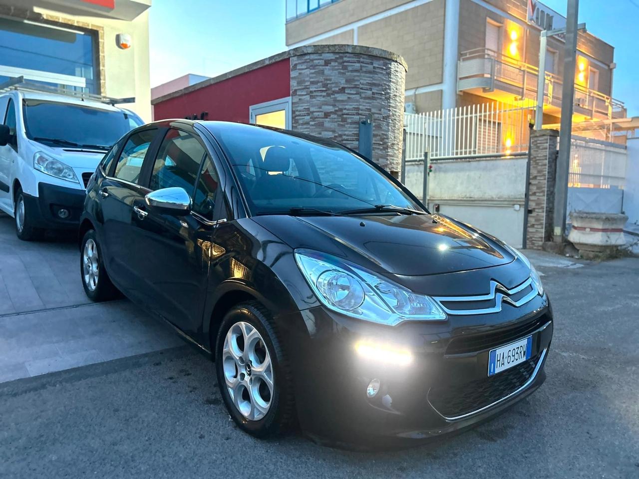 Citroen C3 Exclusive-2015 LED/USB