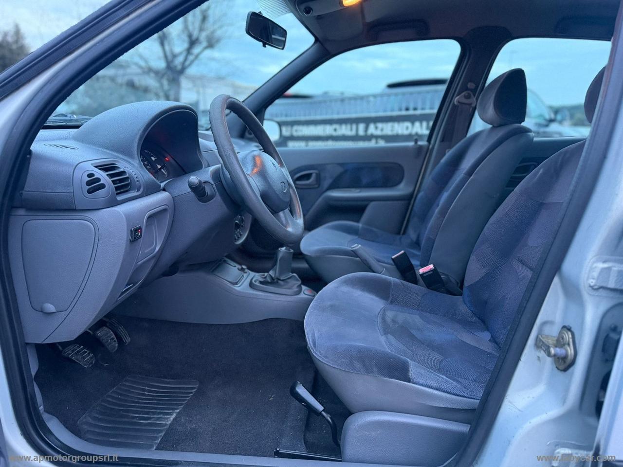 RENAULT Clio 1.2CAT 5p. RT