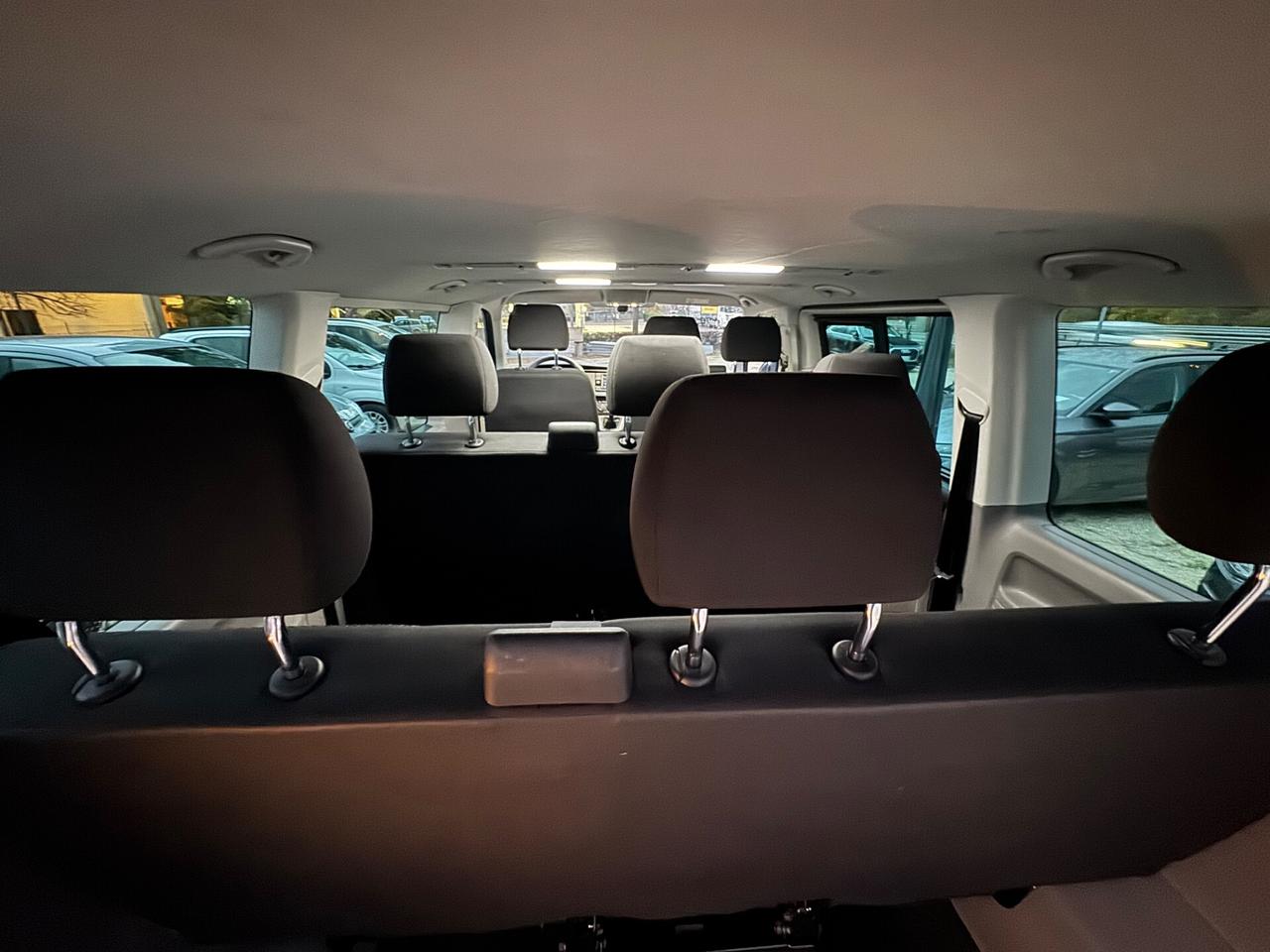 Volkswagen Caravelle 2.0 TDI 110CV 9 Posti Trendline