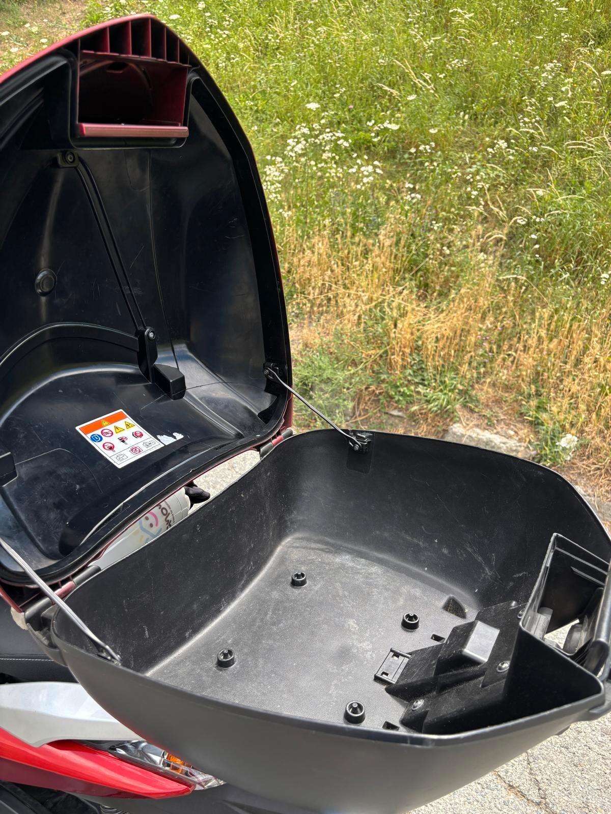 Honda SH 300 i - ABS - KEYLESS