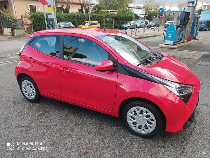 Toyota Aygo Connect 1.0 VVT-i x-cite