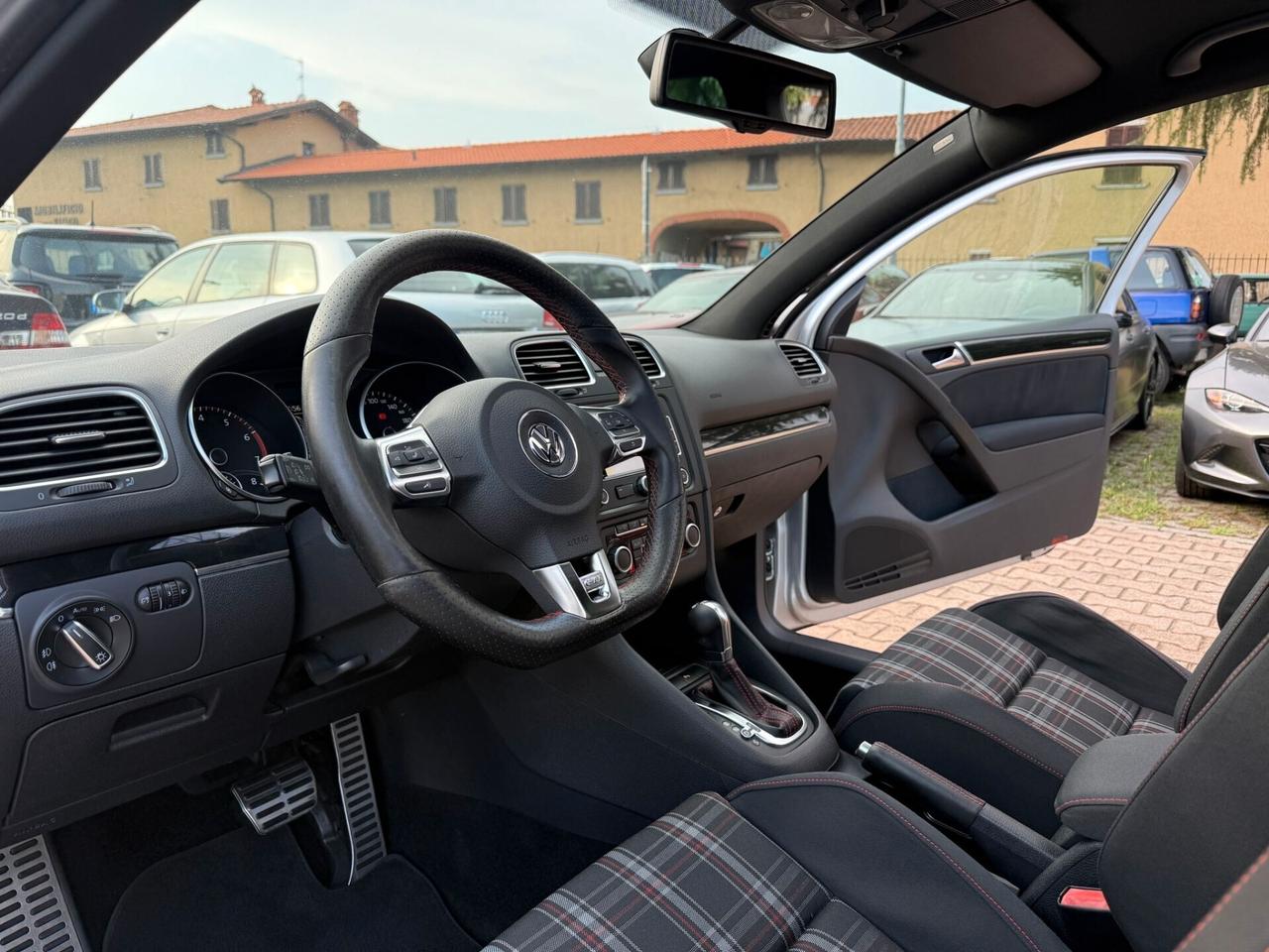 Volkswagen Golf GTI 2.0 TSI DSG 3p.