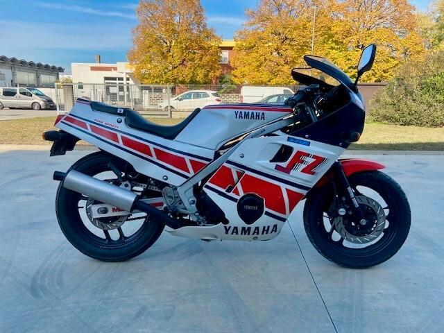 Yamaha FZ 600 1987- n2 prop. Conservata