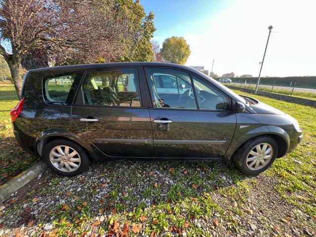 RENAULT Grand Scenic 1.6 16V Pack