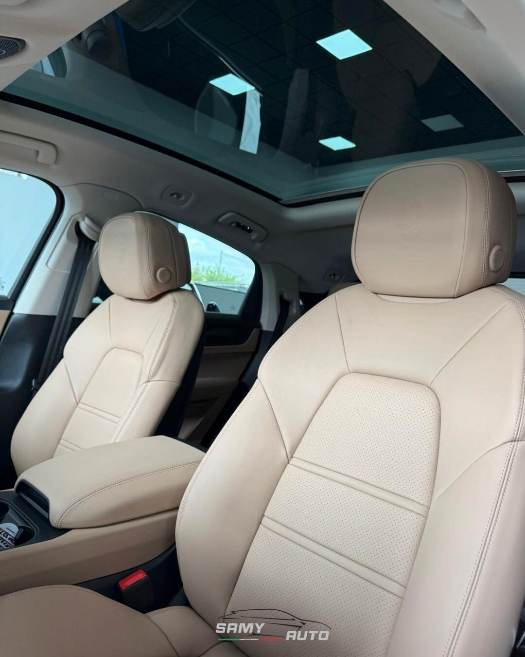 Porsche Cayenne Coupé 3.0 V6 E-Hybrid Black Edition