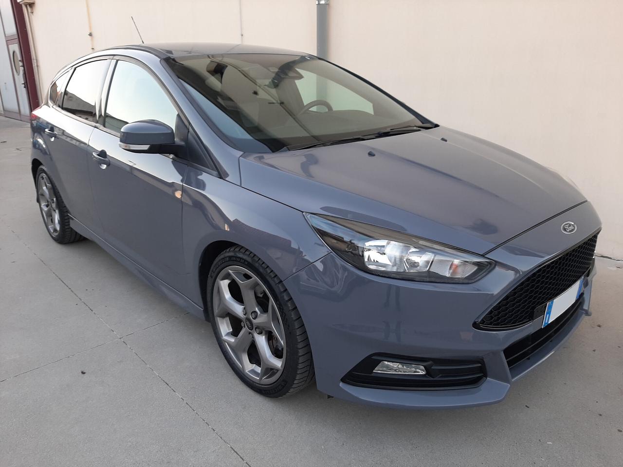 Ford Focus 2.0 EcoBoost 250 CV ST3