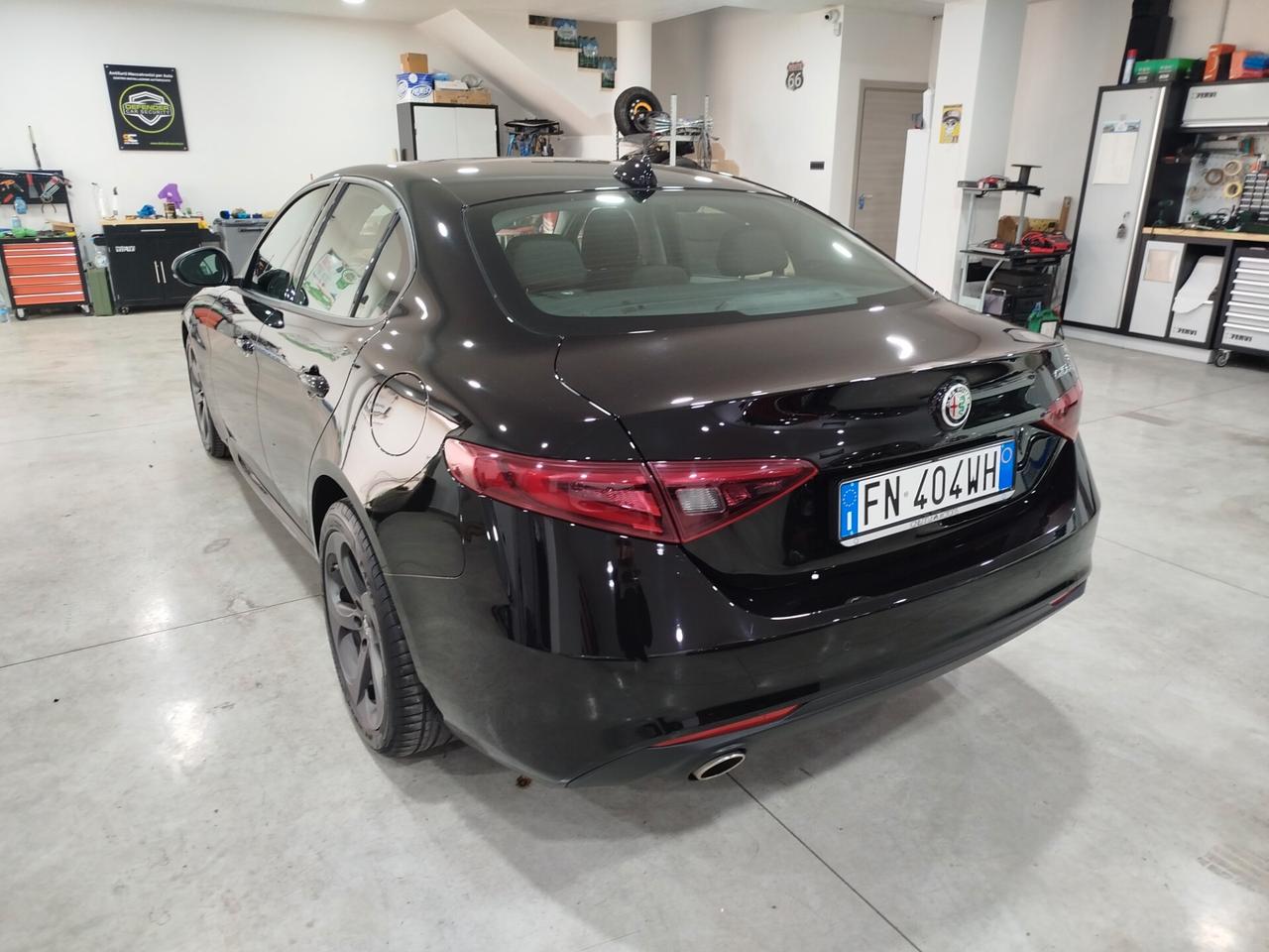 Alfa Romeo Giulia 2.2 Turbodiesel 150 CV Business Launch Edition