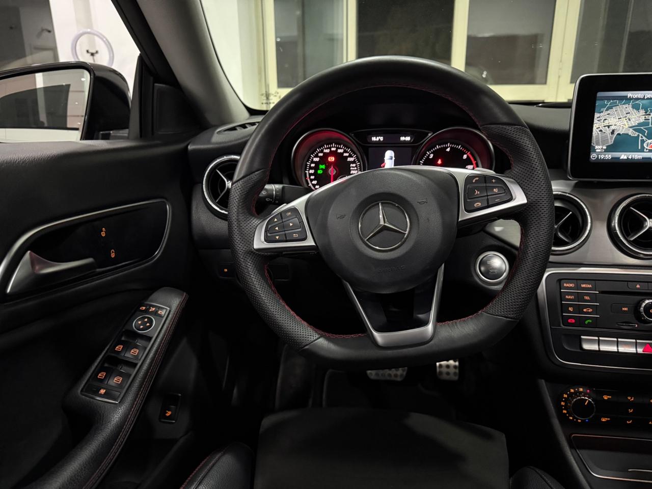 Mercedes-benz CLA Auto. PREMIUM AMG+TETTO/AMBIENT2019
