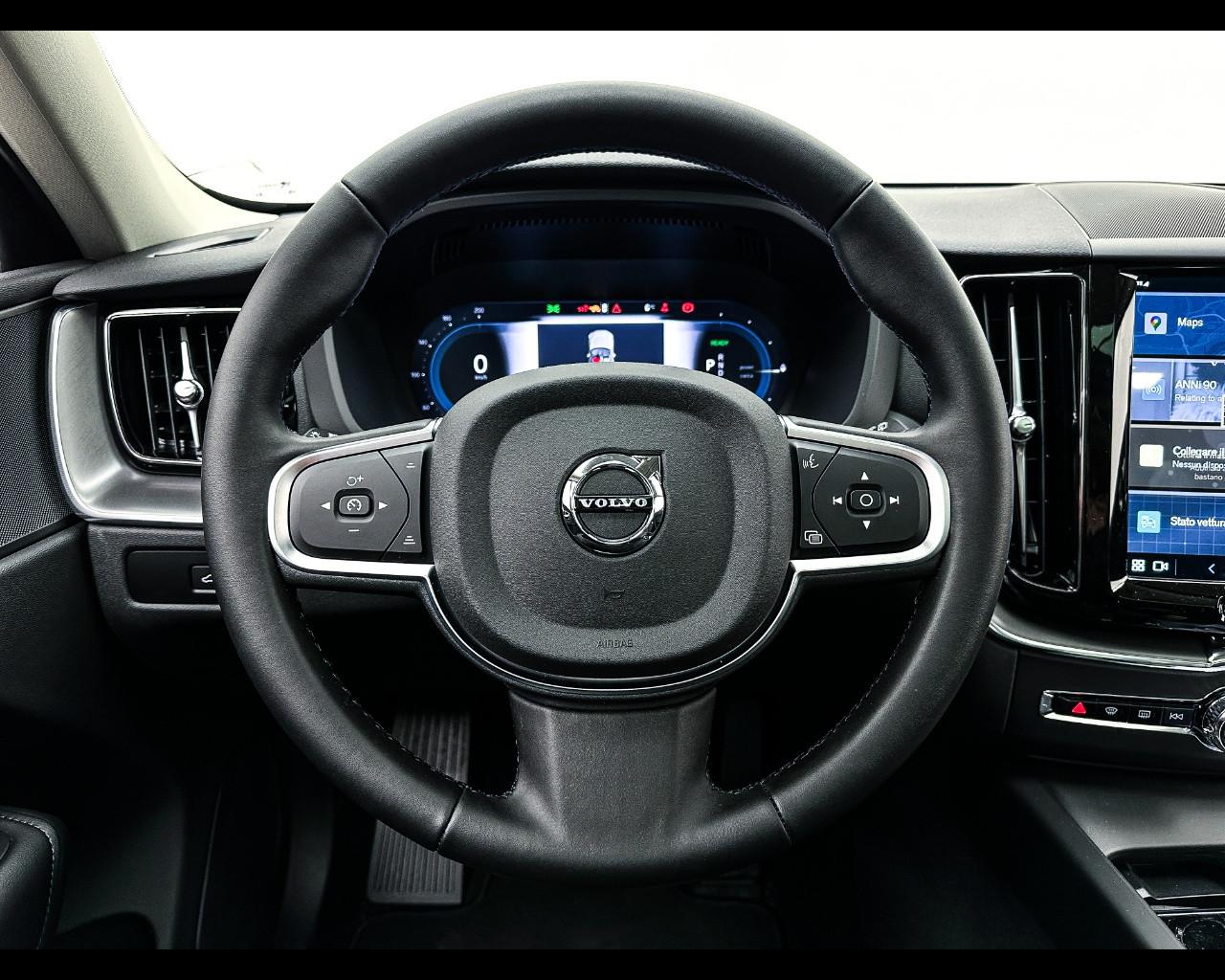 VOLVO XC60 (2017-->) - XC60 T6 Plug-in hybrid AWD automatico Core