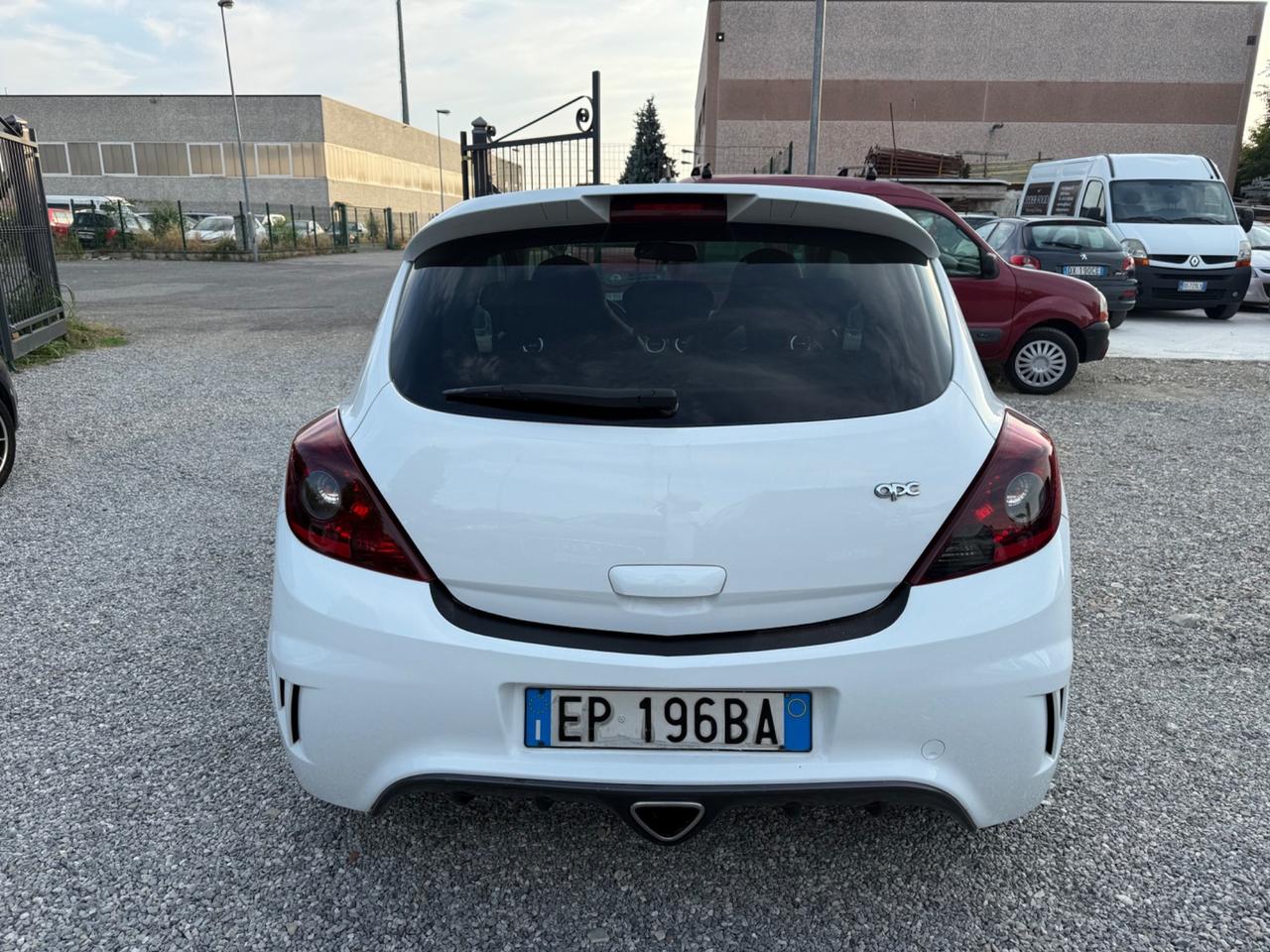 Opel Corsa 1.6 T 192CV 3 porte OPC