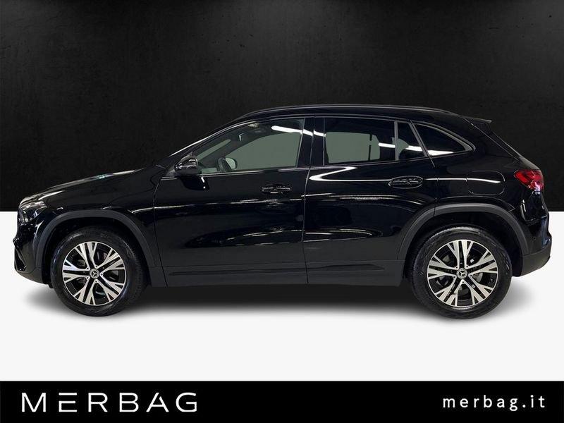 Mercedes-Benz GLA 180 d Automatic Business Extra night