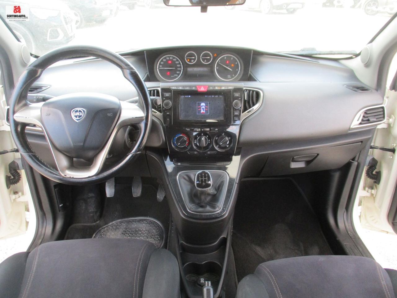 Lancia Ypsilon 1.3 MJT 16V 95 CV 5 porte S&S Platinum 12/2013