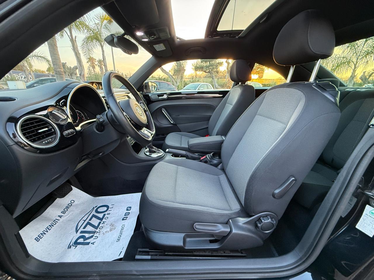 Volkswagen Maggiolino 1.6 TDI DSG R-ine Cup Tetto Navi Xenon