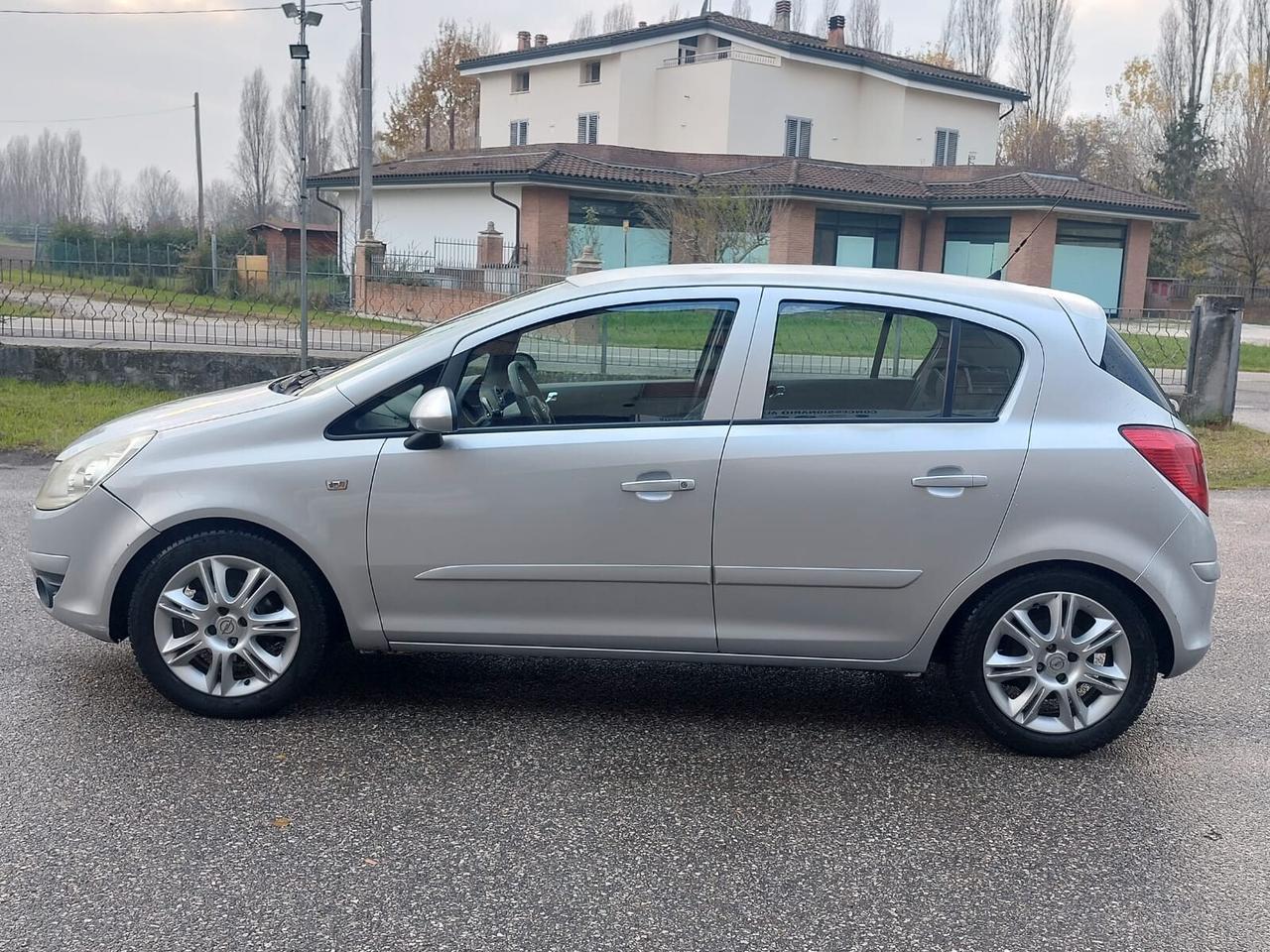 Opel Corsa 1.2 5 porte Cosmo B-GPL