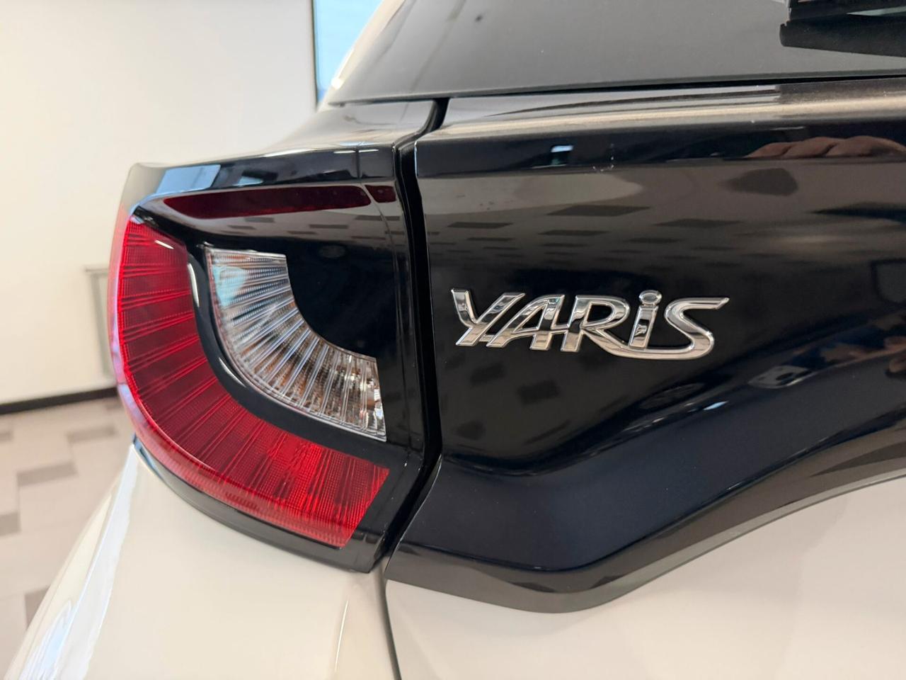 Toyota Yaris 1.5 Hybrid 5 porte Active