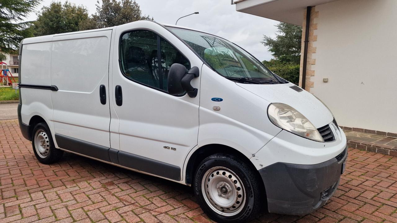 RENAULT TRAFIC