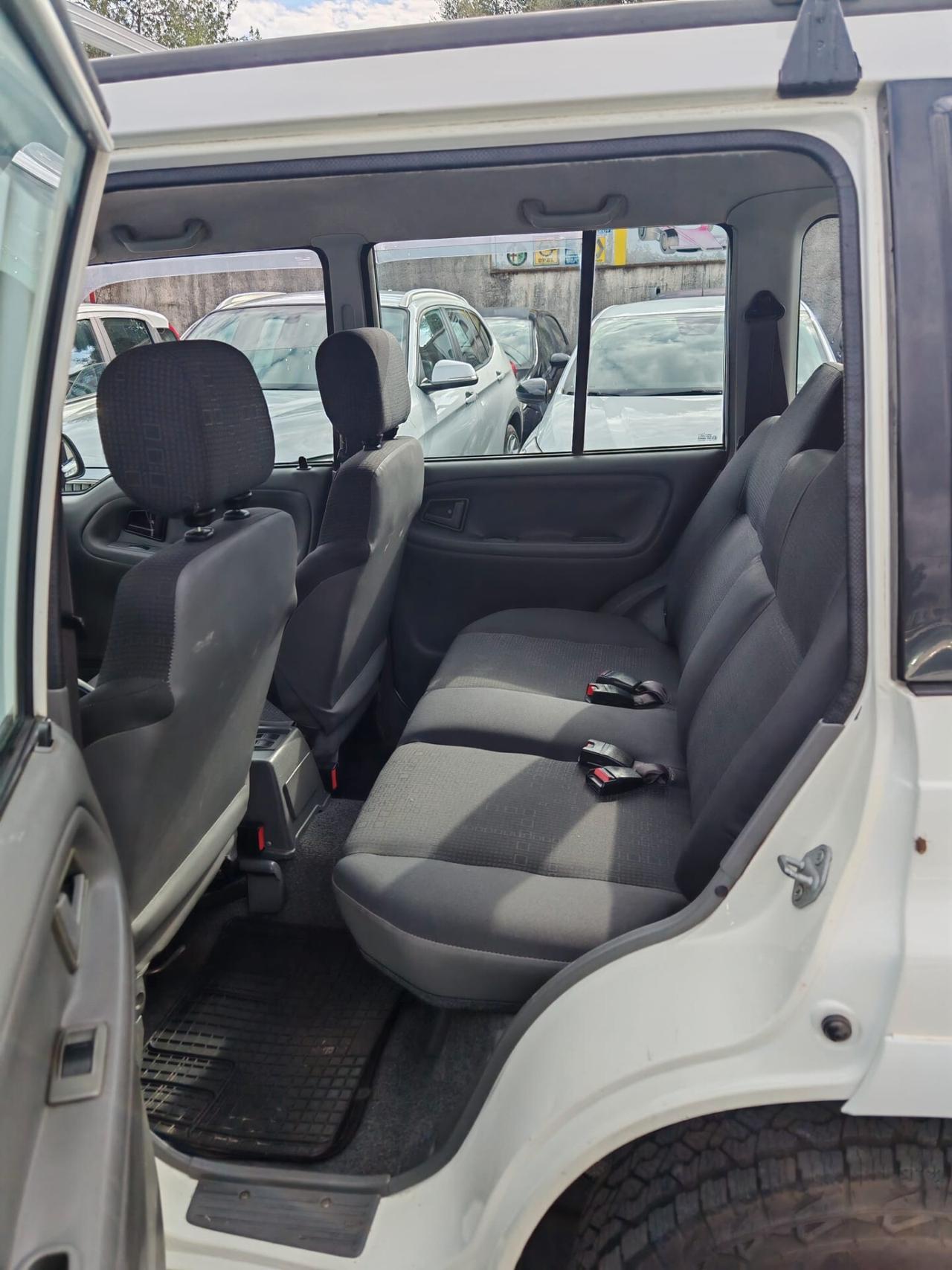 Santana PS 300 350 1.6 HDI Metal Top cat 5p.