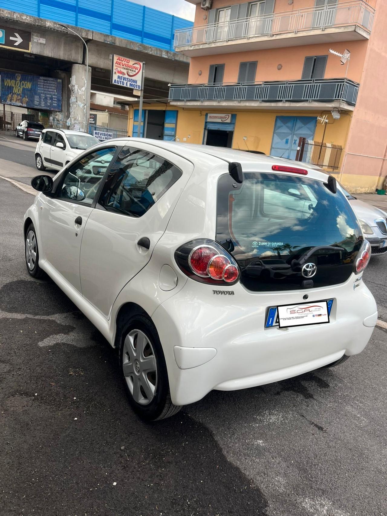 Toyota Aygo 1.0 12V VVT-i 5 porte Now Connect