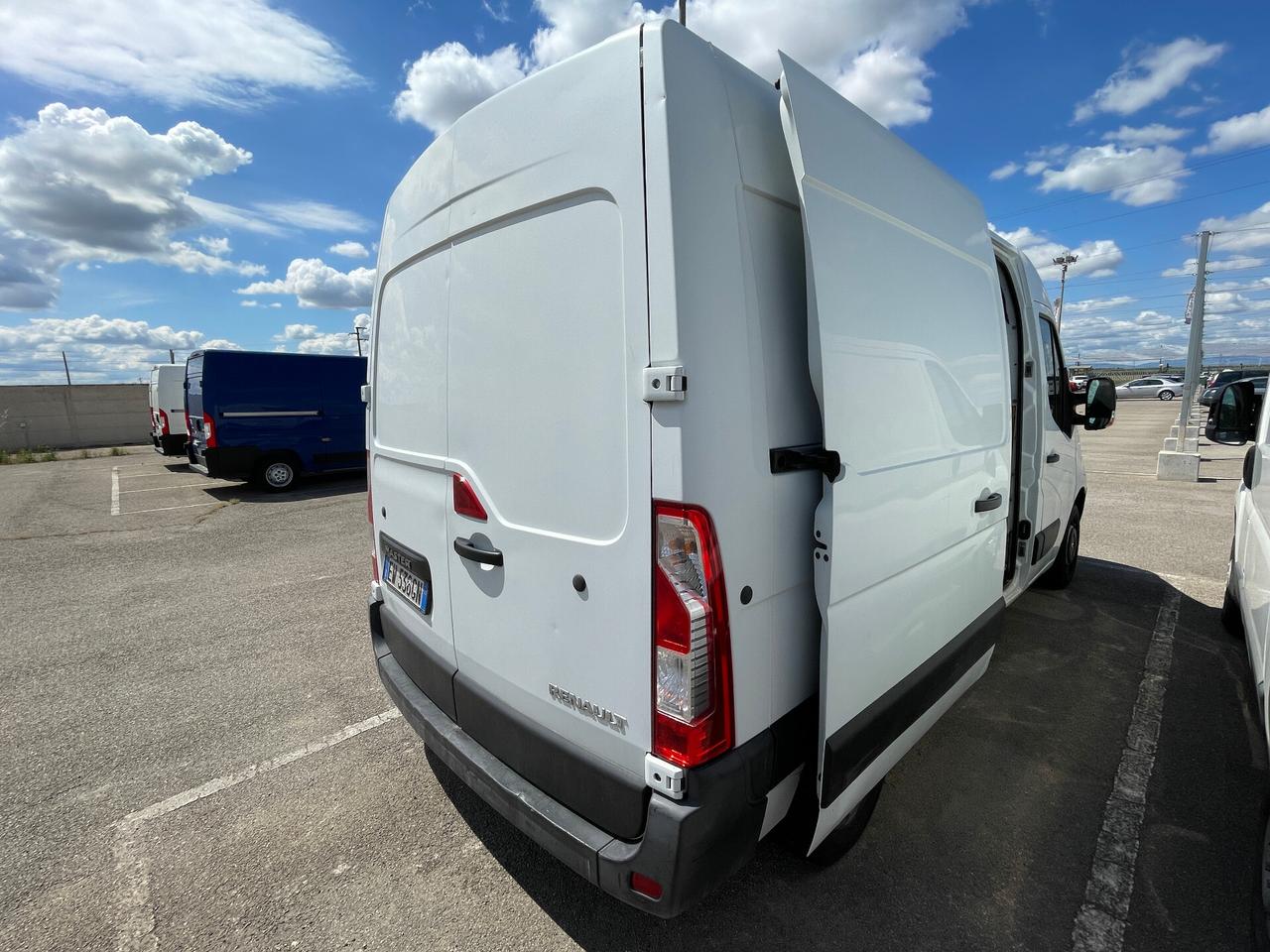 Renault Master 2.3 dci 128CV PM-TM L2H2 - 3 posti