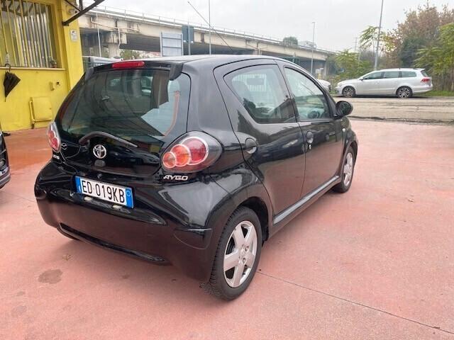 Toyota Aygo 1.0 12V VVT-i 5 porte Sol GPL