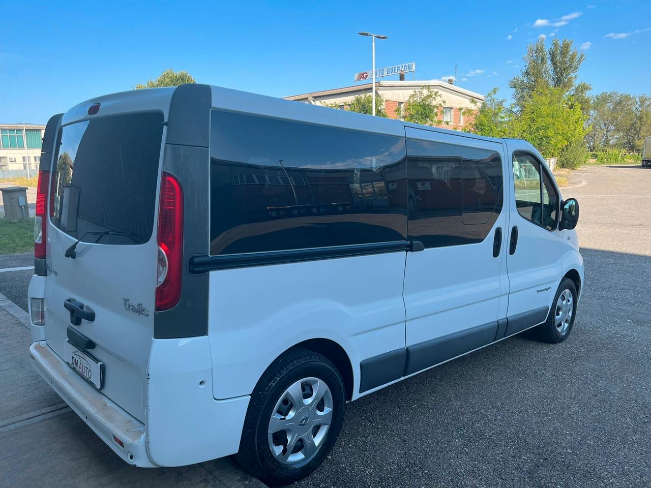 Renault Trafic 2.0 dCi Long 9posti