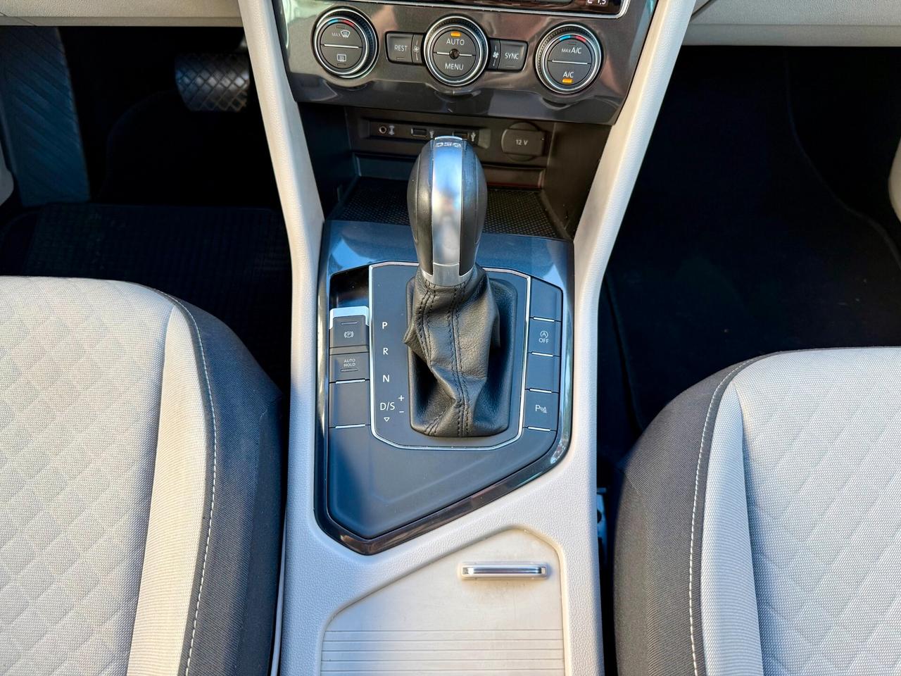 Volkswagen Tiguan 2.0 tdi BMT Style 150cv dsg TAGLIANDI CERTIFICATI