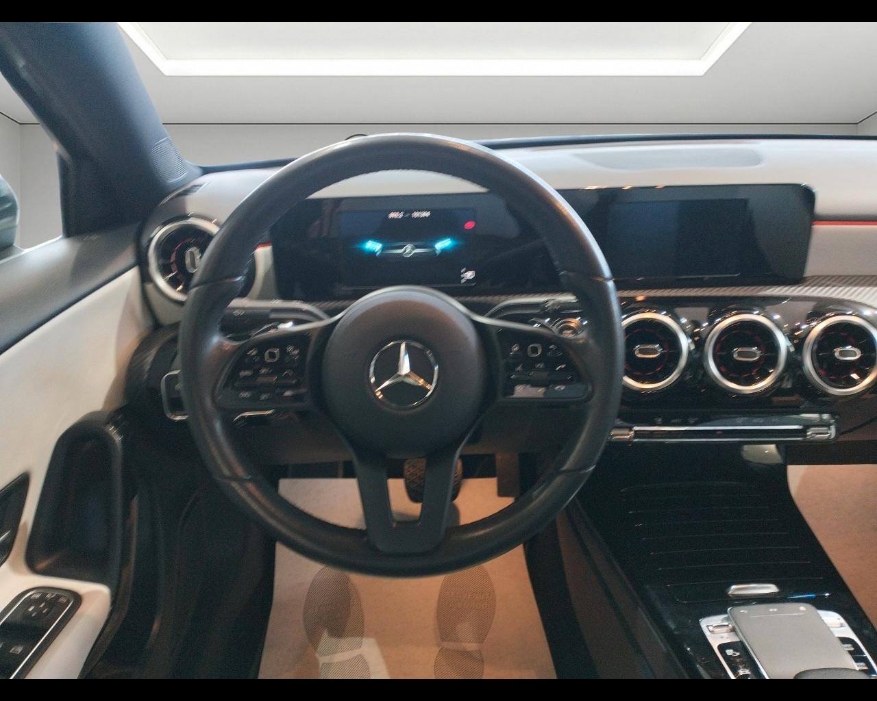 MERCEDES Classe A (V177) A 180 d Automatic ...