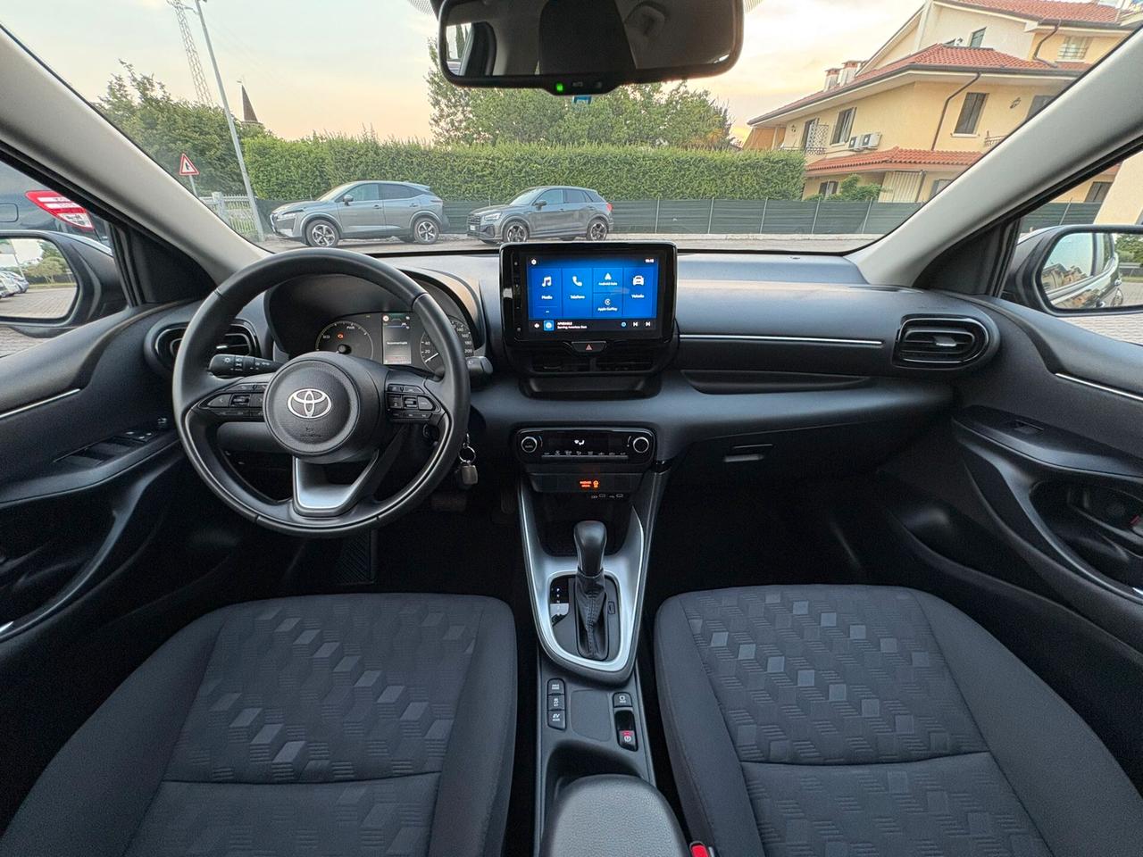 TOYOTA YARIS 1.5 HYBRID KM 12.091 SI A NEOPAT.