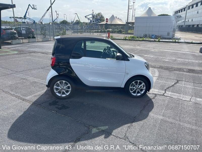 smart fortwo EQ Passion