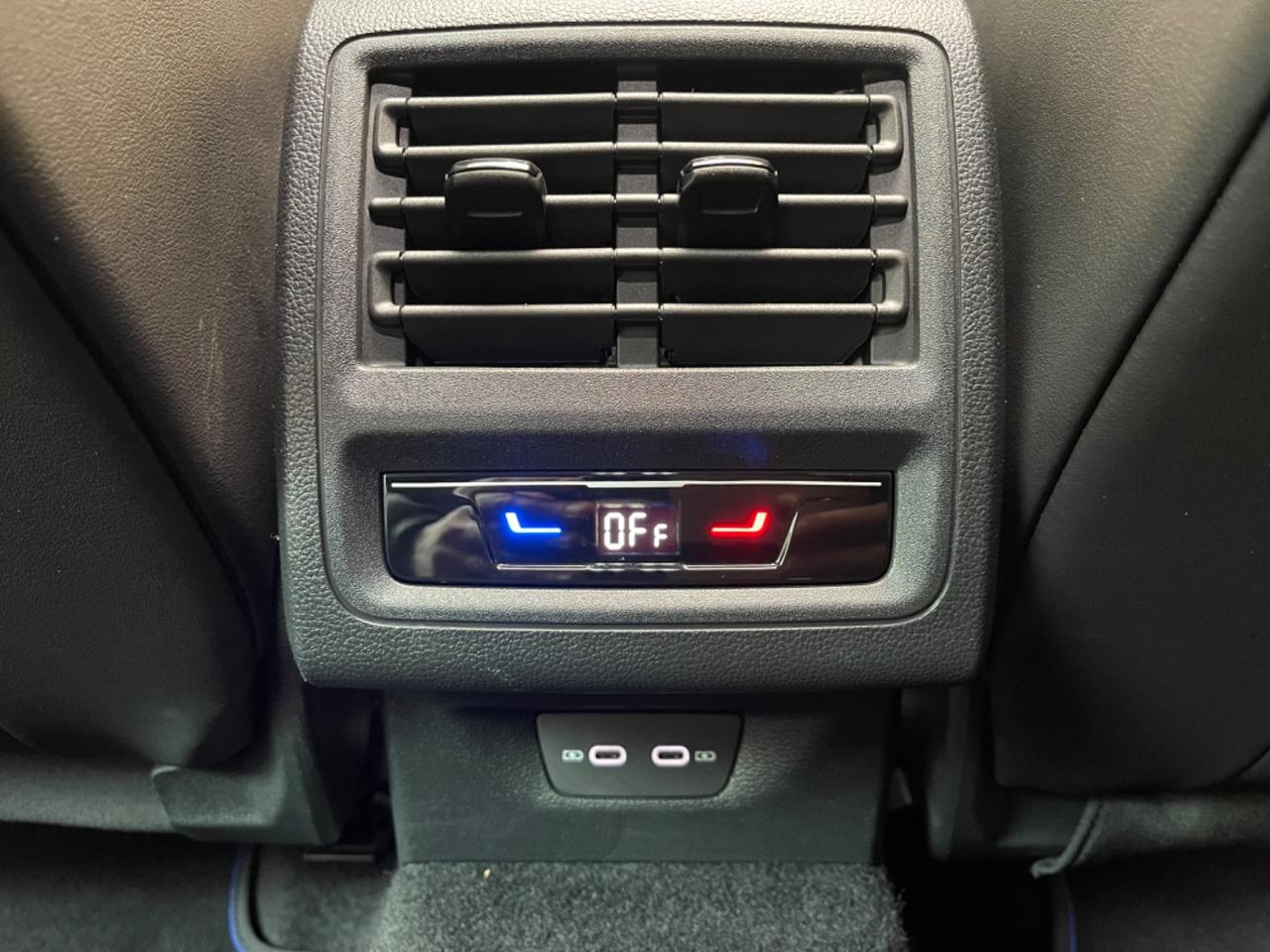 Volkswagen Golf serie 8 TSI R DSG 4Motion,SUPER FULL.