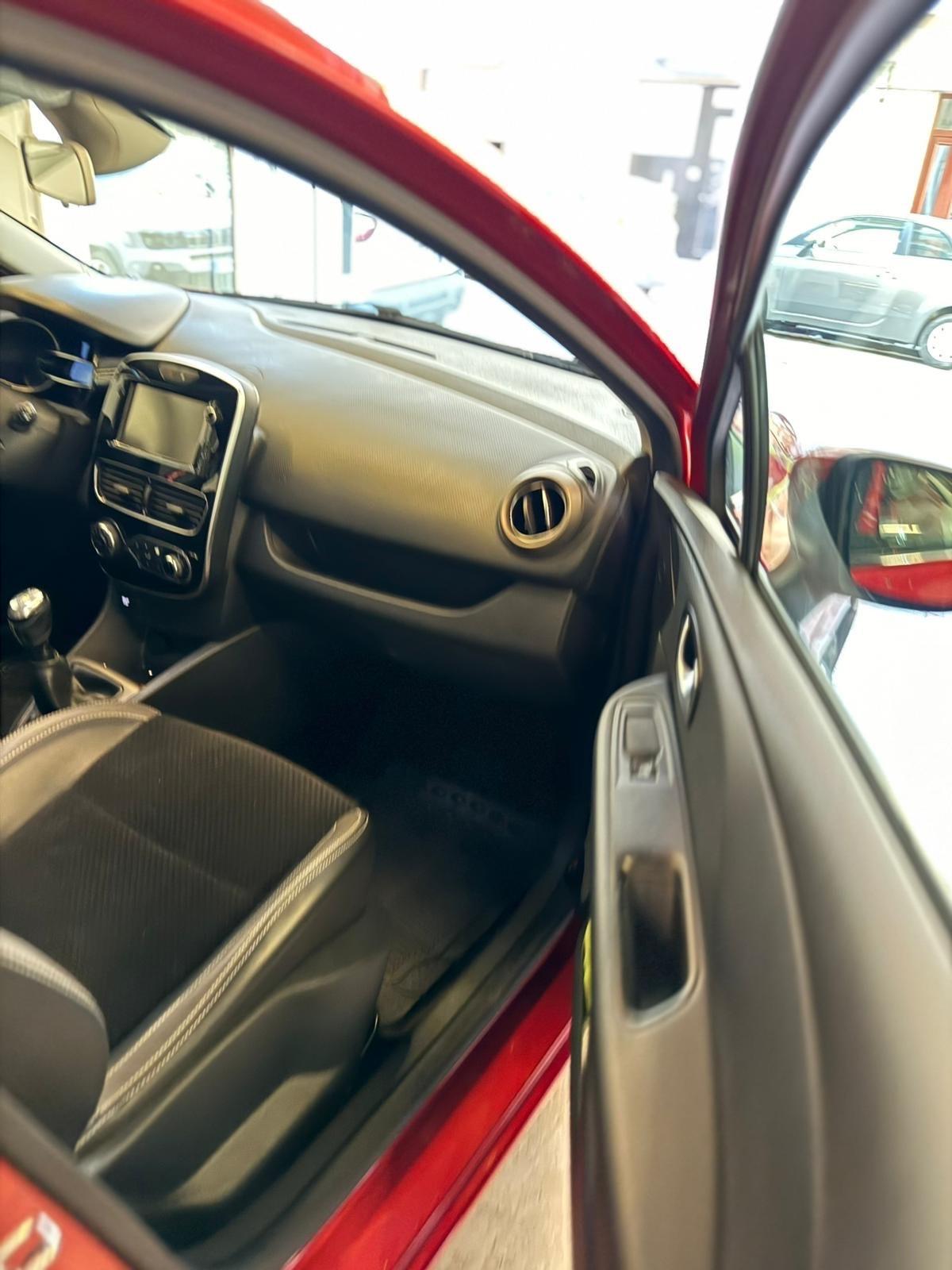 Renault Clio dCi 8V 90CV EDC Start&Stop 5 porte Energy Intens