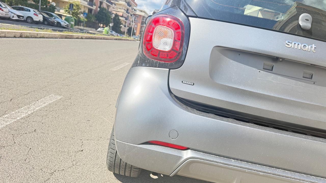 Smart ForTwo BRABUS 0.9 Turbo twinamic LED NAVI KAMERA PDC BLUETOOTH CERCHI 17