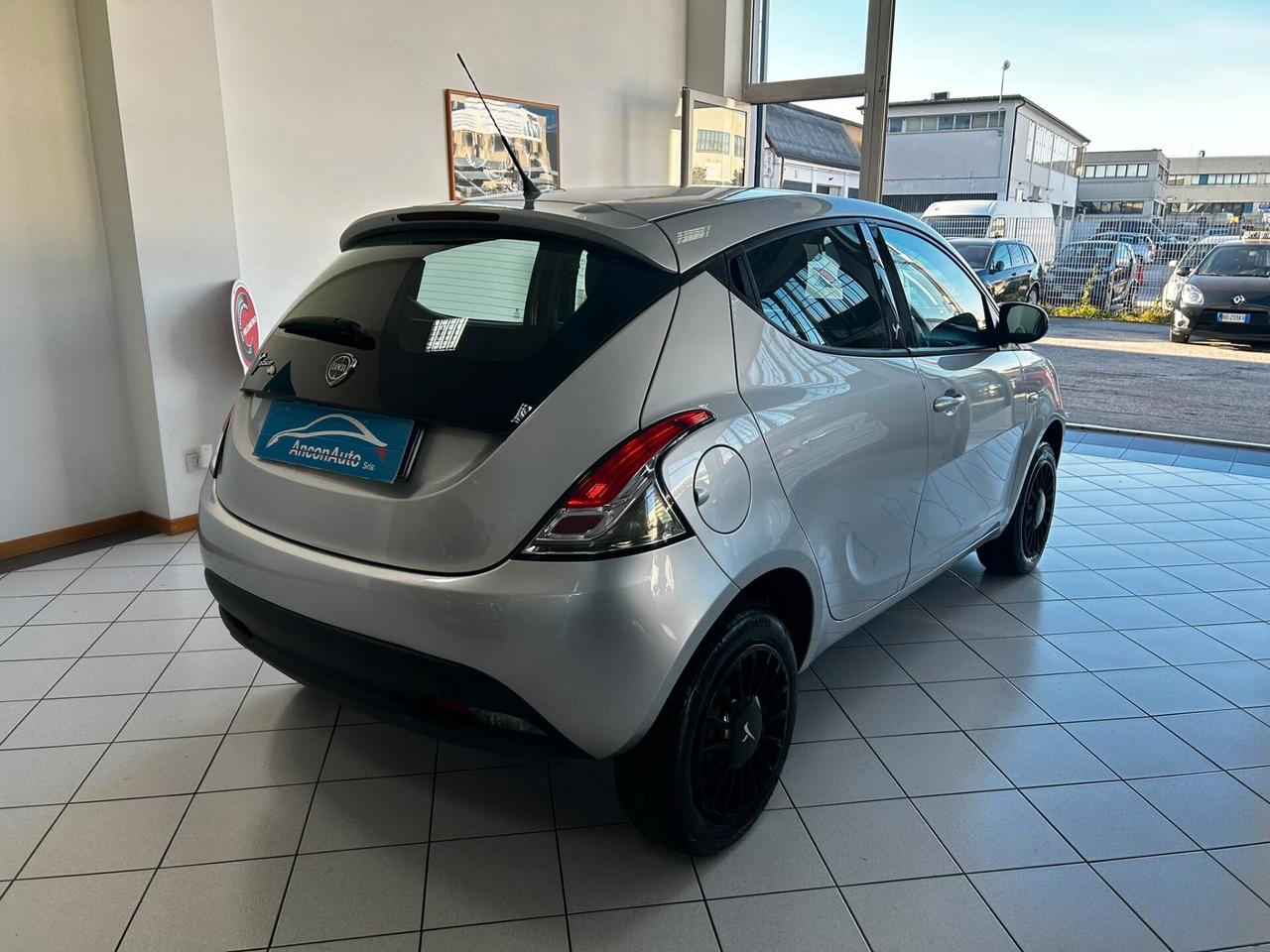 Lancia Ypsilon 0.9 TwinAir Metano 2015