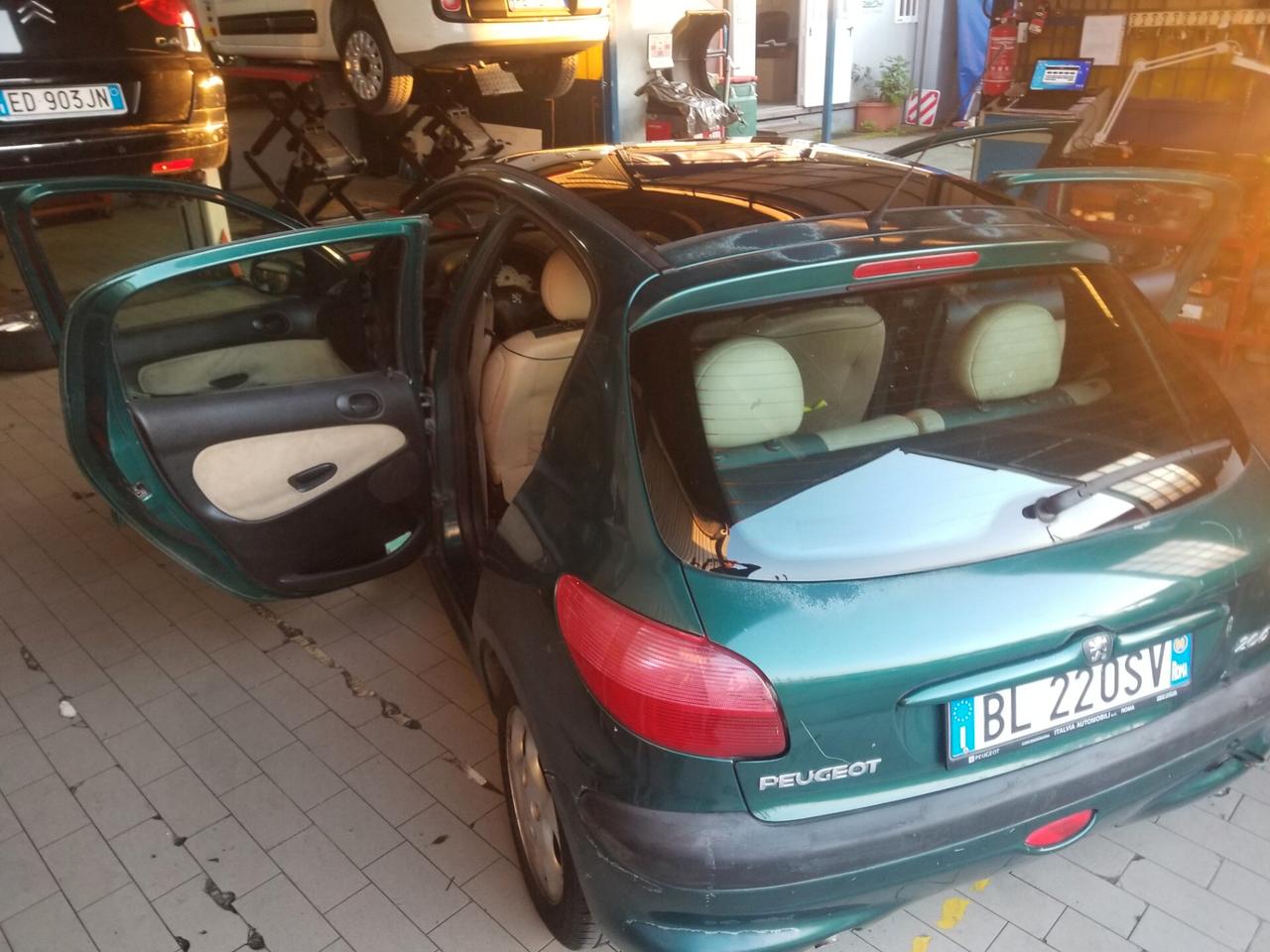 Peugeot 206 1.1 5p. XR
