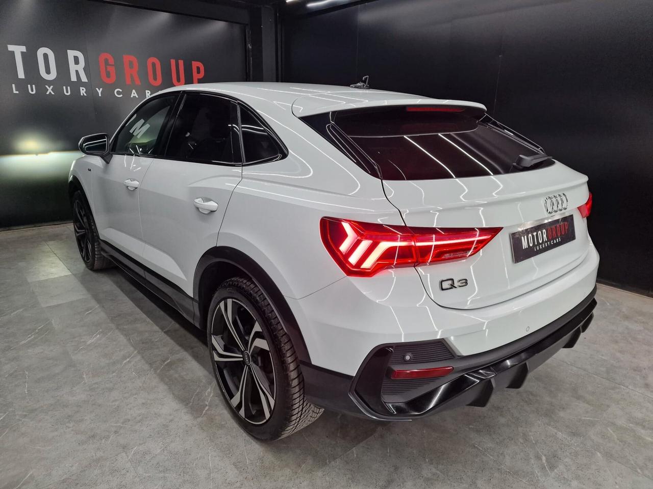 Audi Q3 SPB 35 TDI S tronic line edition 2.0 150CV Identity Black