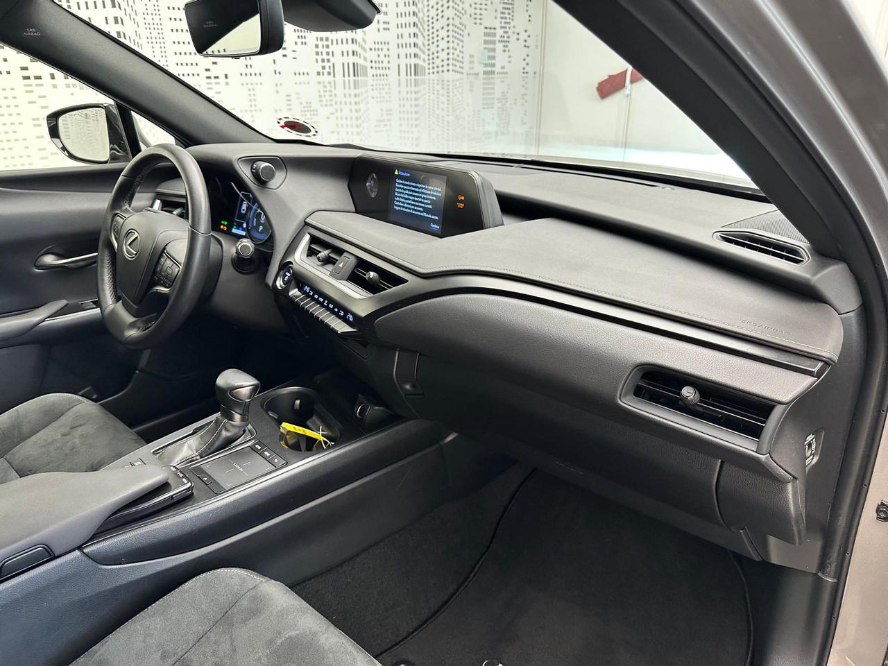 Lexus UX 250h 2.0 Business 2wd cvt my20