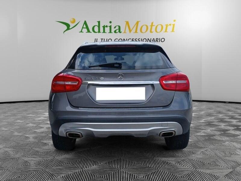 Mercedes-Benz GLA GLA 200 Premium auto
