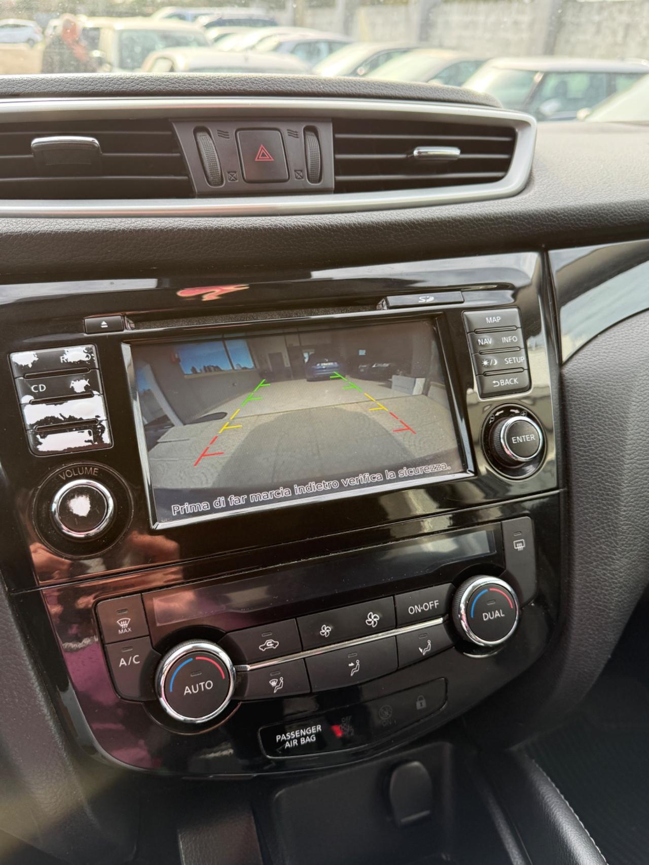 Nissan Qashqai 1.5 dCi FULL