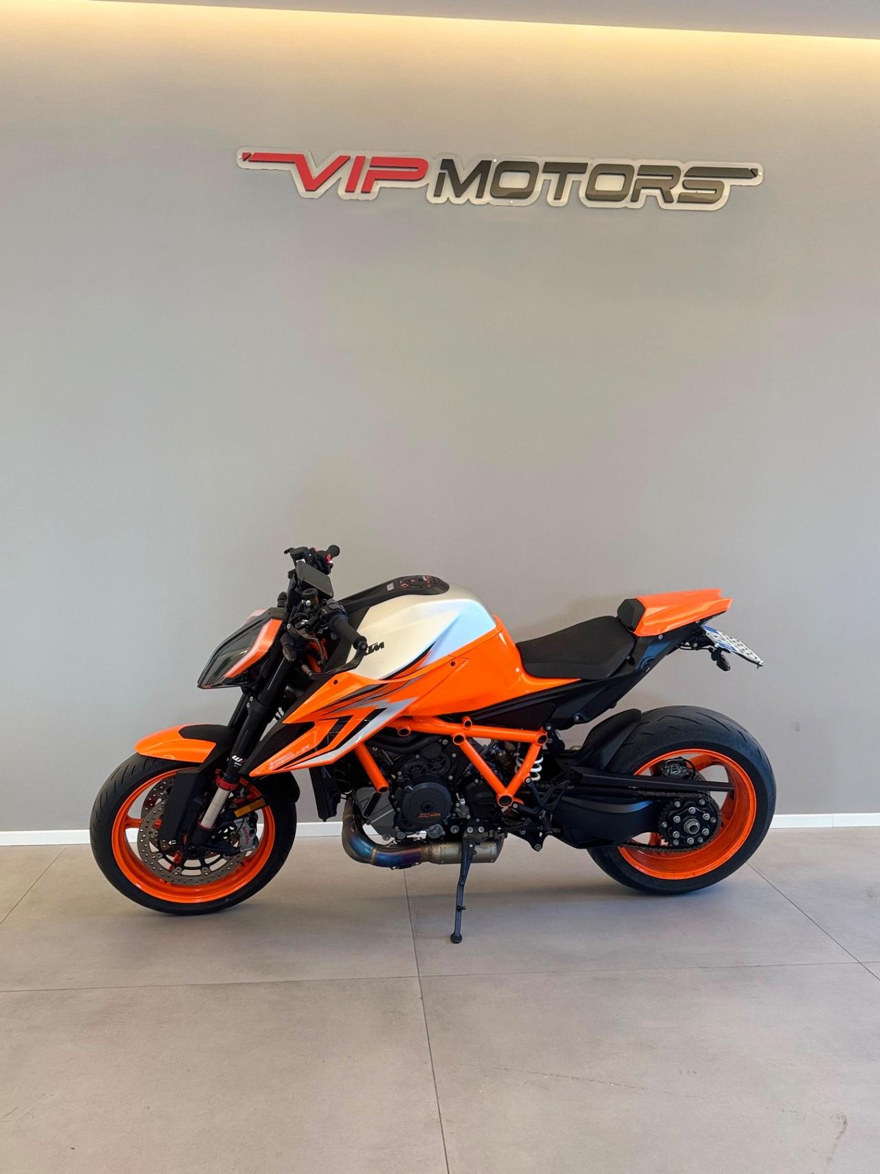 KTM SUPERDUKE 1290 R SCARICO AKRAPOVIC