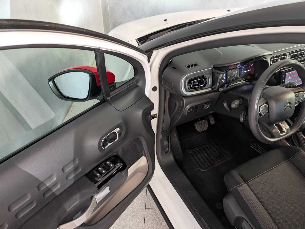 Citroen C3 1.2 puretech 110cv EAT6 Shine